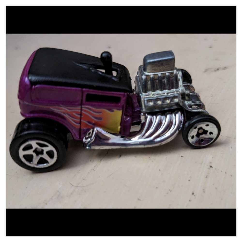 2000 Hot Wheels - Shift Kicker Hot Rod - Pink with Flames